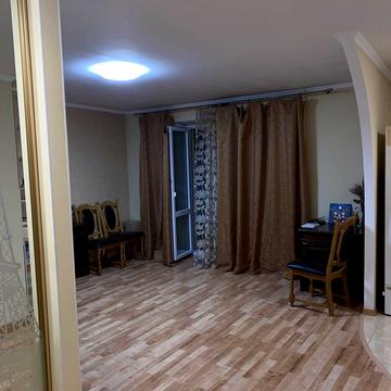 Івана Миколайчука вул., 22