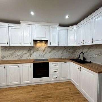 Романа Левицького вул., 4