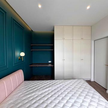 Студентська вул., 18