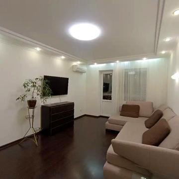 Олександра Поля просп. (Кірова), 42-А