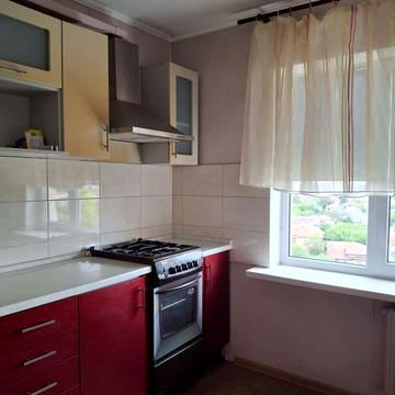 Академіка Корольова вул., 70