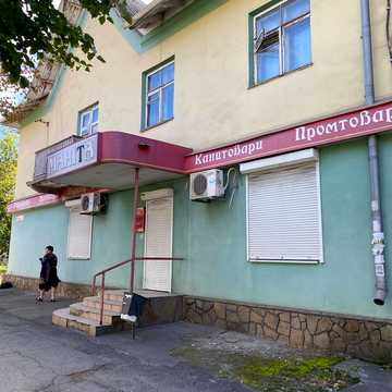 Переяславська вул., 15