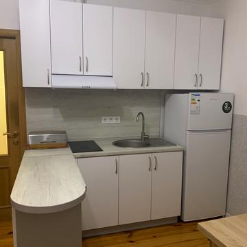 Набережна, 6