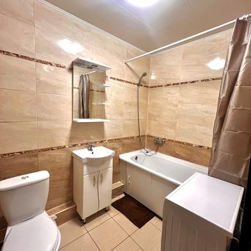 Яблунева вул., 11