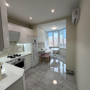 Сонячна вул., 5