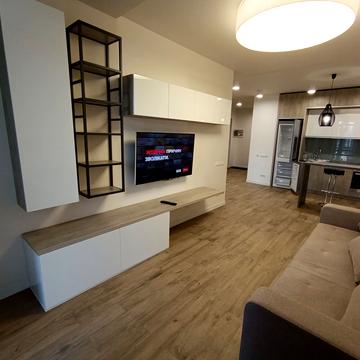 Вячеслава Липинського вул. (), 28