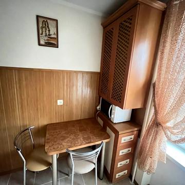 Чорновола вул., 98