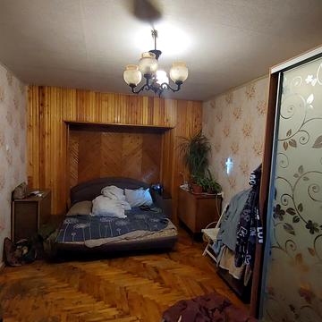 Чарівна вул., 32