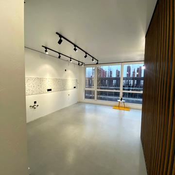 Романа Левицького вул., 12