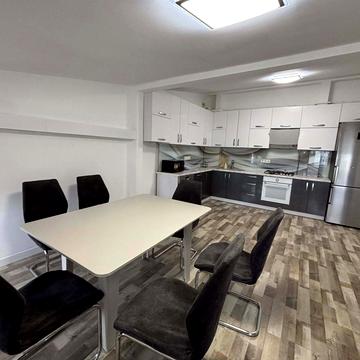 Тролейбусна вул., 5