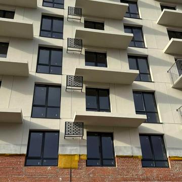 комунальна, 3