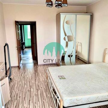 Тролейбусна вул., 32