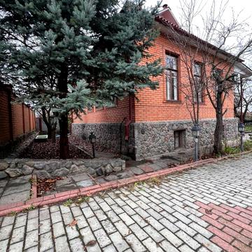 Кандаурова вул., 72