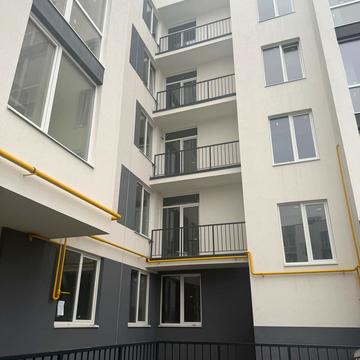 Бережанська вул., 38