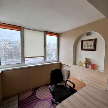 Героїв просп., 9