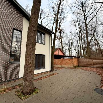 Марії Зерової вул., 2г