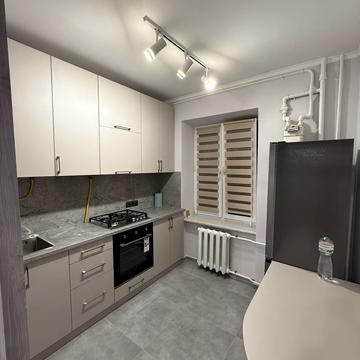 Тютюнників вул. (), 41