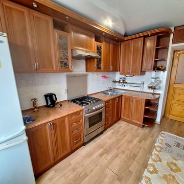 Богдана Хмельницького вул., 51