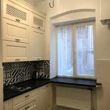 Гетьмана Петра Дорошенка вул. (), 9