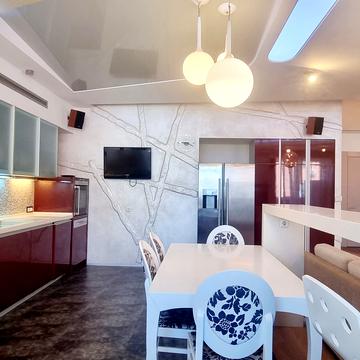 Херсонська вул., 9-Б