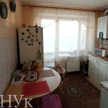 Михайла Грушевського вул., 33