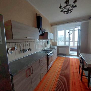 Незалежності вул., 8Б