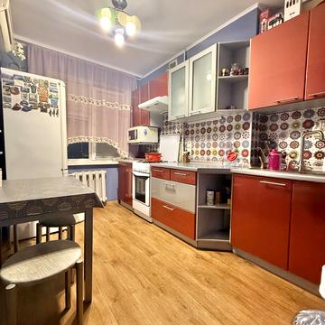 Янтарна вул., 71