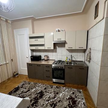 Чернігівська вул., 17