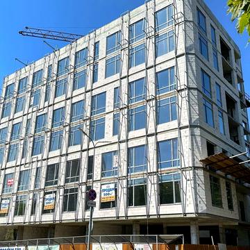 Космонавтів просп., (Будинок)