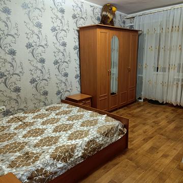 Академіка Філатова вул., 18