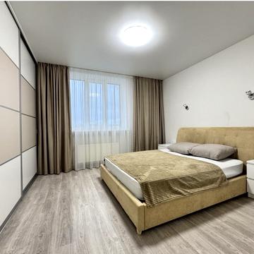 Братська вул., 12