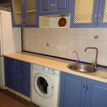 Богдана Хмельницького вул., 203