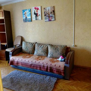 Варненська вул., 6