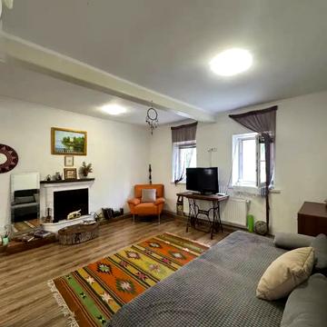 Центральна