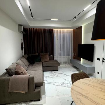 Набережна Перемоги вул., (Sun Tower)