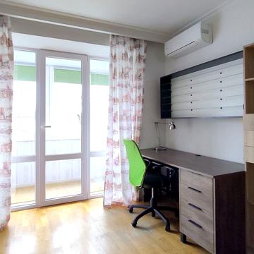 Карпатська вул., 12