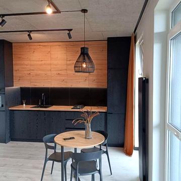 Варшавська вул., 193