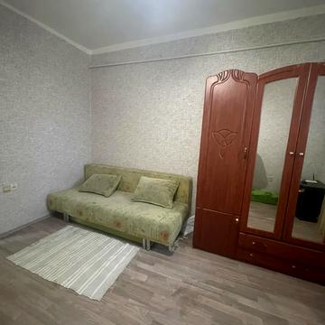 Костецька вул. (Генерала Ватутіна), 32