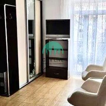 Залізнична вул., 49