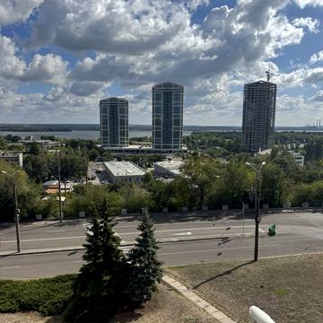 Дмитра Яворницького просп. (Карла Маркса), 2