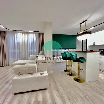 Євгена Коновальця вул., 37-А