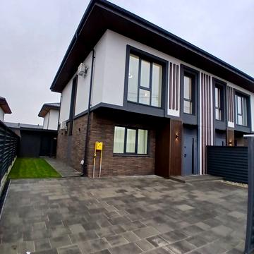 Полтавська вул.