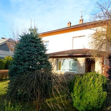 Відродження України вул., 93