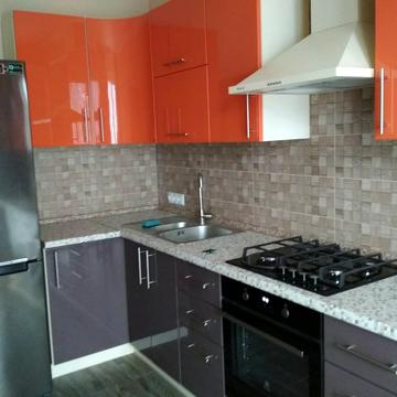 Угорська вул., 12