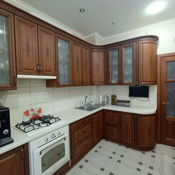 Степана Бандери вул. (Костенка), 10