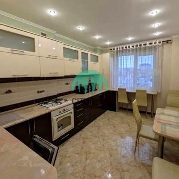 Незалежності вул., 87