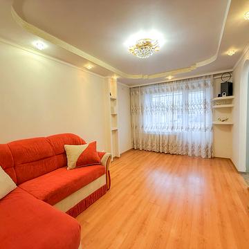 Соборна вул., 1