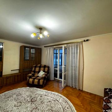 Івана Миколайчука вул., 10