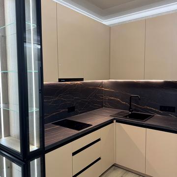 Центральна вул. (Мічуріна), (Будинок)