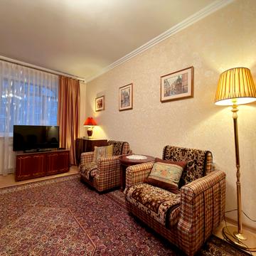 Віктора Чукаріна вул., 8